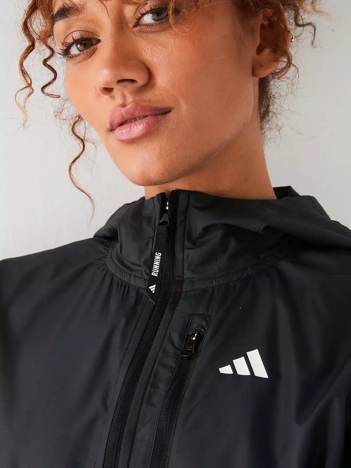 VV6AH_SQ4_0000000004_BLACK_MDd Adidas Own the Run Jacket Women - Image 1